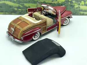 1946 FORD SPORTSMAN WOODY Burgundy 1:18 DIECAST MODEL CAR ROAD SIGNATURE 20048 - Picture 1 of 8