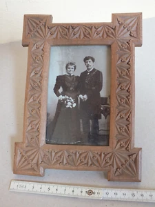 Beautiful Notch Carved Photo Frame - Display Stand - Circa 1900 - Wedding Photo - Picture 1 of 4