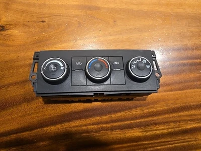 07-14 Chevrolet Silverado GMC Sierra AC Climate Control 25901387 OEM P9263b - Image 1 of 4