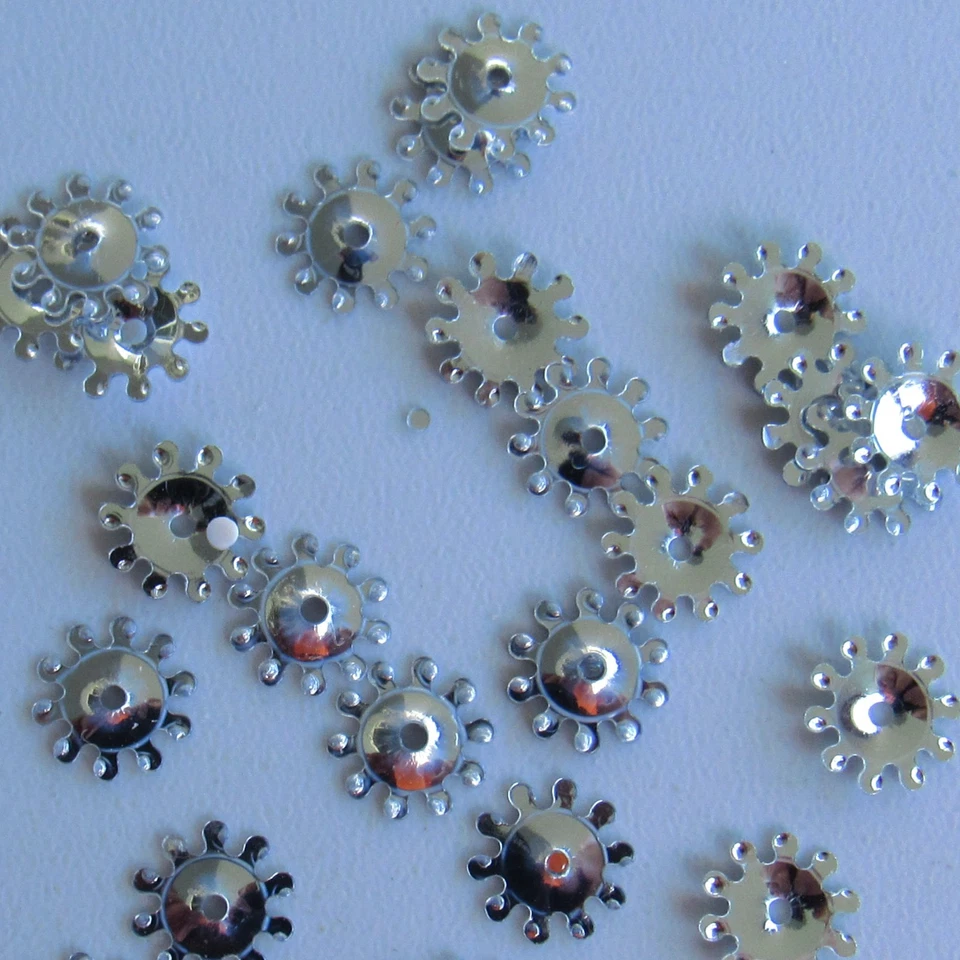 Lentejuelas Engranajes/Radios Oro o Plata Ahuecado 8mm ~150 Piezas Agujero Central Foto 1 de 1