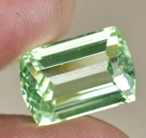 10.40 Ct Natural Green Peridot Long Cushion VVS Pak Gemstone AGL Certified - Picture 1 of 5