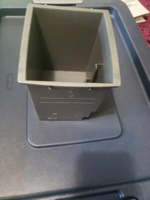 Suzuki Forenza 2004 2,0 L consola central compartimento caja contenedor de almacenamiento  Foto 1 de 2