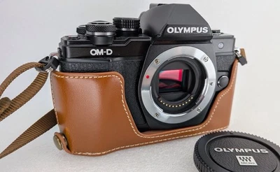 OM-D E-M10 Mark 2 Body in Black , in sehr gutem Zustand, ca. 3150 Auslösungen - Bild 1 von 4