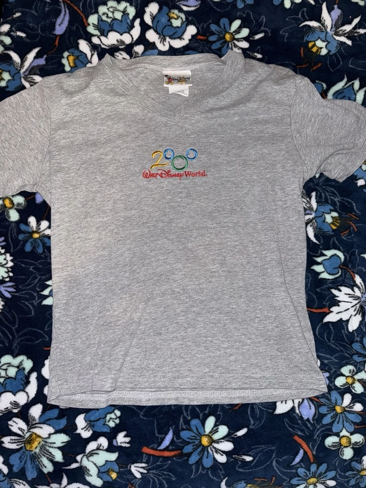 Camiseta Mickey Niñas Vintage Disney World Año 2000 Talla Mediana Juvenil Foto 1 de 4