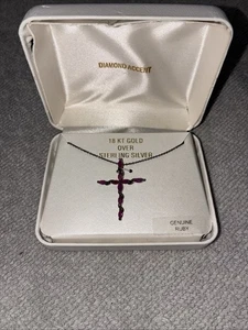 Collana croce rubino argento sterling placcata oro 18 carati nuova con scatola - Foto 1 di 4