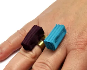 Bague décalée Soie bordeaux et turquoise - Imagen 1 de 2