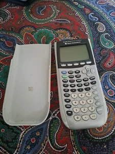 calculatrice scientifique et graphique - Photo 1/4