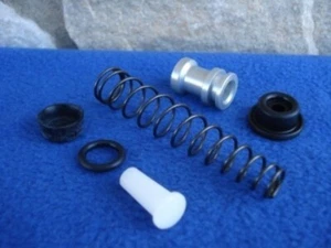 FRONT HANDLEBAR MASTER CYLINDER REBUILD KIT 4 HARLEY 5/8 BORE SOFTAIL, FX, FXR - Picture 1 of 1