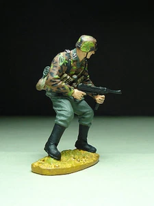 Patriot models 1/32 Waffen SS with MP40 W2503, metal toy soldier0 - Picture 1 of 1