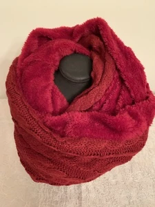 NUEVO Conjunto de bufanda y sombrero infinito forro de piel sintética diseño cable tejido - rojo - Imagen 1 de 3