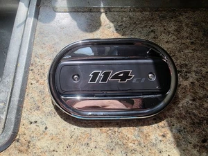 Genuine Harley Davidson M8 MILWAUKEE 8 Air cleaner cover and 114 badge chrome - Picture 1 of 4