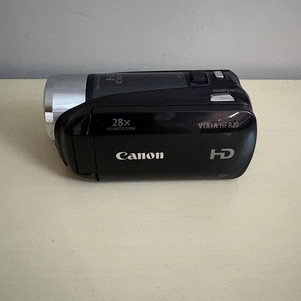 Canon VIXIA HF R20 HD Camcorder 28x Zoom Storage - Image 1 of 4