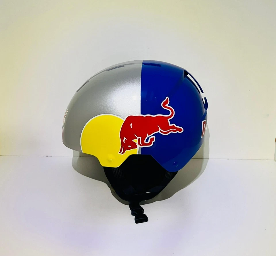 Casco HECHO A MANO para deportes de invierno Foto 1 de 4