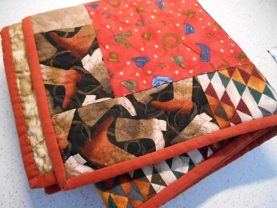 Edredón vaquero hecho a mano piezas rústico oeste suroeste botas sombreros cuerdas 42x44" Foto 1 de 4