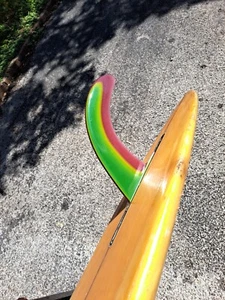 Bunte Surfbrettflosse - Bild 1 von 5