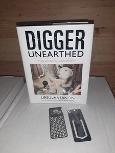 Digger Unearthed: The Complete 10th Anniversary Collection Ursula Vernon Signed - Picture 1 of 6