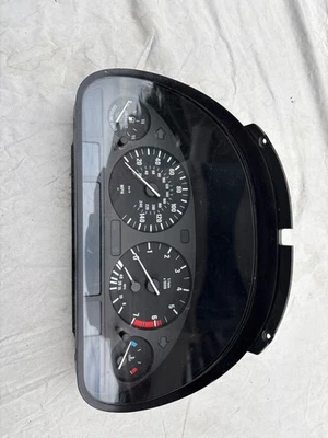 01-03 BMW E39 530 525i 540i Cuadro de instrumentos Speedo de alta OBC de fábrica Foto 1 de 3