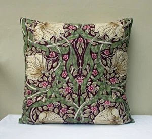 William Morris Pimpernel auberginefarbenes Kissen 16 Zoll - Morris & Co. Stoff - Bild 1 von 6