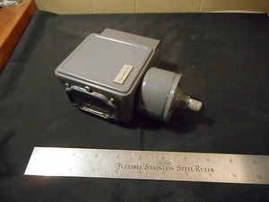 HONEYWELL L91B1035 REGOLATORE DI PRESSIONE 0-15lbs controllo di pressione - Foto 1 di 5