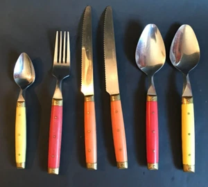 VINTAGE ~ STYSON STAINLESS FLATWARE ~ LOT OF 6 COLORED BAKELITE & RIVETED ITEMS - Picture 1 of 13