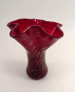 Glass Eye Studio GES Ruby Red Ruffled Art Glass Vase w/ Copper Flecks - Picture 1 of 10