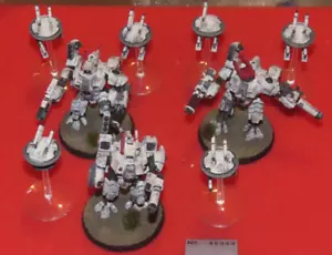 Games Workshop Warhammer 40k Tau Empire XV8 Crisis Battlesuit Team Painted WH40K - Picture 1 of 15