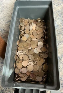 Wheat Pennies! 50 pennies in roll 1909-1959 but at least 3 coins older than 1940 - Picture 1 of 7