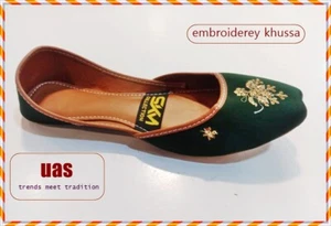 WOMEN HANDMADE FLAT JOTI LEATHER KHUSSASHOE - Picture 1 of 4