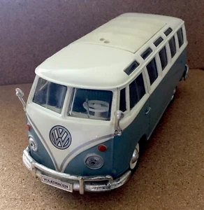 Maisto 1:25 scale 1962 Volkswagen Samba van RARE - Picture 1 of 8