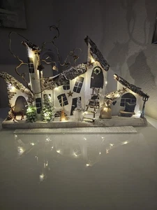 Adventskranz/Adventsgesteck/Advent Weihnachten/Wichtelhaus - Bild 1 von 12