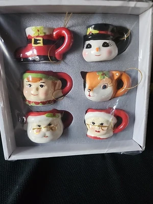 Mr. Christmas Nostálgico Mini Tazas 1.5" Adornos Cerámicos Set 6 Nuevo en Caja 2021 o 2022 Foto 1 de 4