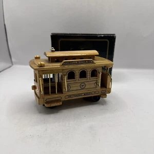 Vintage SAN FRANCISCO POWELL & HYDE St. "I Stop At St. Francis" OAK MUSIC BOX 5" - Picture 1 of 6