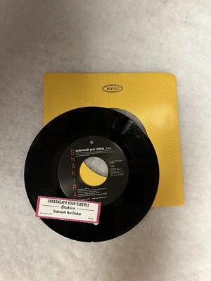 Виниловая пластинка Shakira «Underneath Your Clothes» сингл 7 футов 45 - Изображение 1 из 2