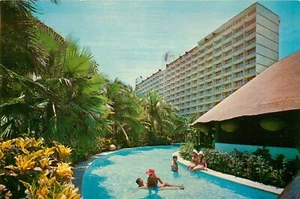 Alberca Hotel Hilton pool Mexico Postcard - Picture 1 of 2
