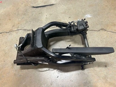 HAYABUSA 2013-2020  USED OEM SWINGARM WITH BRAKE CALIPER LINES AND BEARINGS Foto 1 de 4