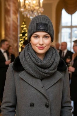 PAQUETE especial DKNY. Infinity Fleece Bufanda Sombrero Beenie Set Gris/NEGRO.  Foto 1 de 4