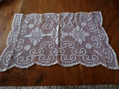 Linge ancien Napperon au filet blanc - Photo 1/3
