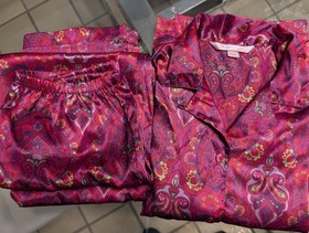 VICTORIA'S SECRET satin Pajama Set Small Paisley Pink MINT CONDITION NWOT