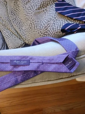 Corbata nueva (Italia) ETIQUETA PÚRPURA-RALPH LAUREN lavanda con puntos (3 pulgadas de ancho) Foto 1 de 4