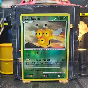 Combee Platinum Reverse Holo Pokémon TCG 71/127 comune - Foto 1 di 6