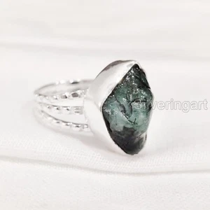 NATURAL EMERALD MAY BIRTHSTONE 925 STERLING SILVER DOTED WOMENS WEDDING RING - Picture 1 of 5