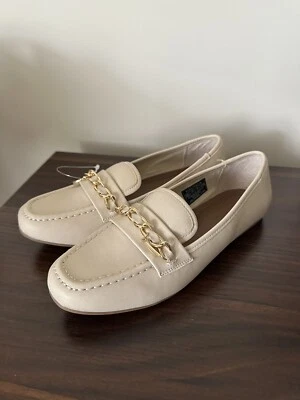 Nautica Mujer Beige Vegano Cuero Mocasines Zapatos Cadena Dorada Detalles Talla 7 Nuevo Foto 1 de 4