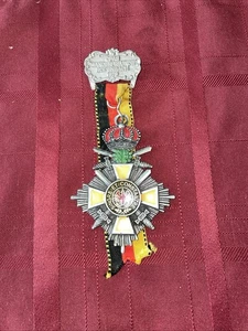 1979 Singre et Constantre Volksmarch Medal (Hiking Friends of Rodenbach) - Picture 1 of 2