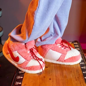 Pink Panda Dunk "Strange Love" Sneaker Hausschuhe Gr. 36-46 Neu mit Etikett - Bild 1 von 4