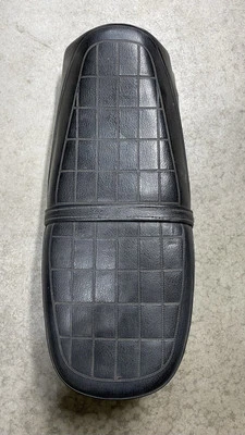 Honda CB350G 1973 sillín de asiento, bisagras de émbolo tapa goma - bonito original Foto 1 de 4