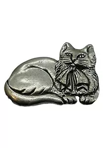 Vintage Seagull Pewter Cat Pin Brooch Kitty Kitten Resting Canada 1990 - Picture 1 of 3