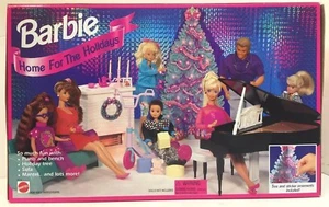 RARO NUOVO 1994 Set da gioco Mattel Barbie Home for the Holidays SCATOLA SIGILLATA (senza bambole) - Foto 1 di 6
