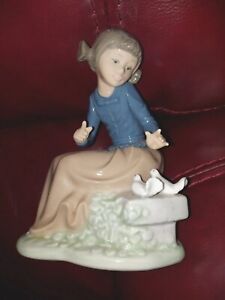 Vintage Nao Lladro Daisa Figurine Ever So Gently Girl With Doves 1988 Retired