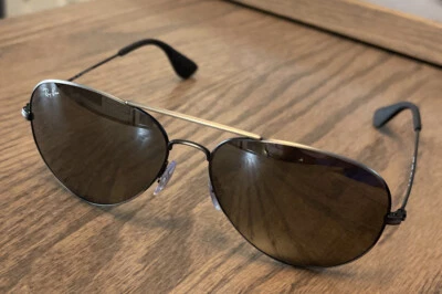 Gafas de sol Ray-Ban Aviator mate antiguas negras con espejo gris plateado RB3558 Foto 1 de 4