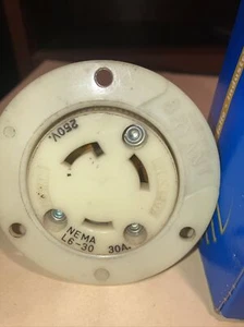 Twist Lock Flange Receptacle 3 Wire, 30 Amps, 250V, NEMA L6-30R - YGF039F - Picture 1 of 5